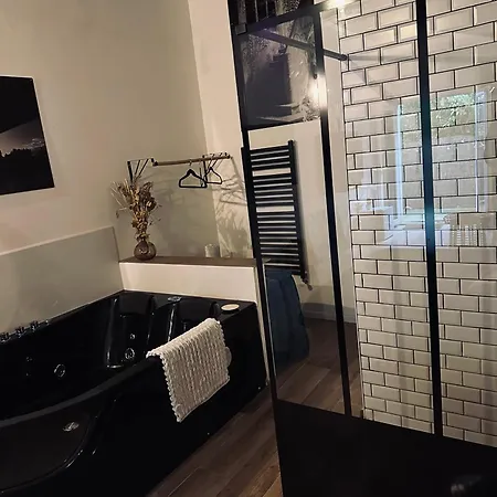 35 M2 Baignoire Balnéo Terrasse Privée